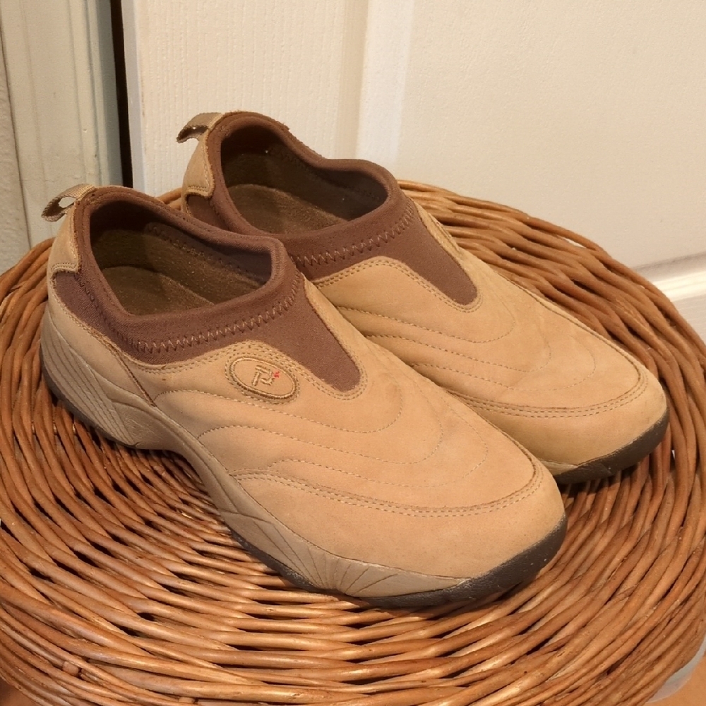 Propet Mens Comfort Slip On Walking Shoes Size 9